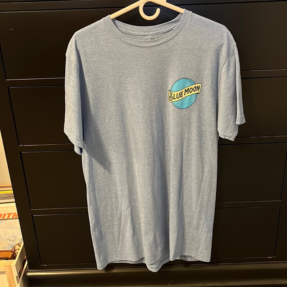 Men’s Blue Moon beer tee